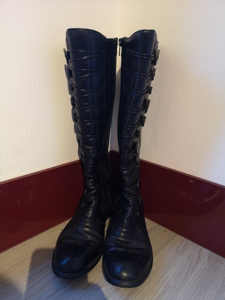 pixie d button boots